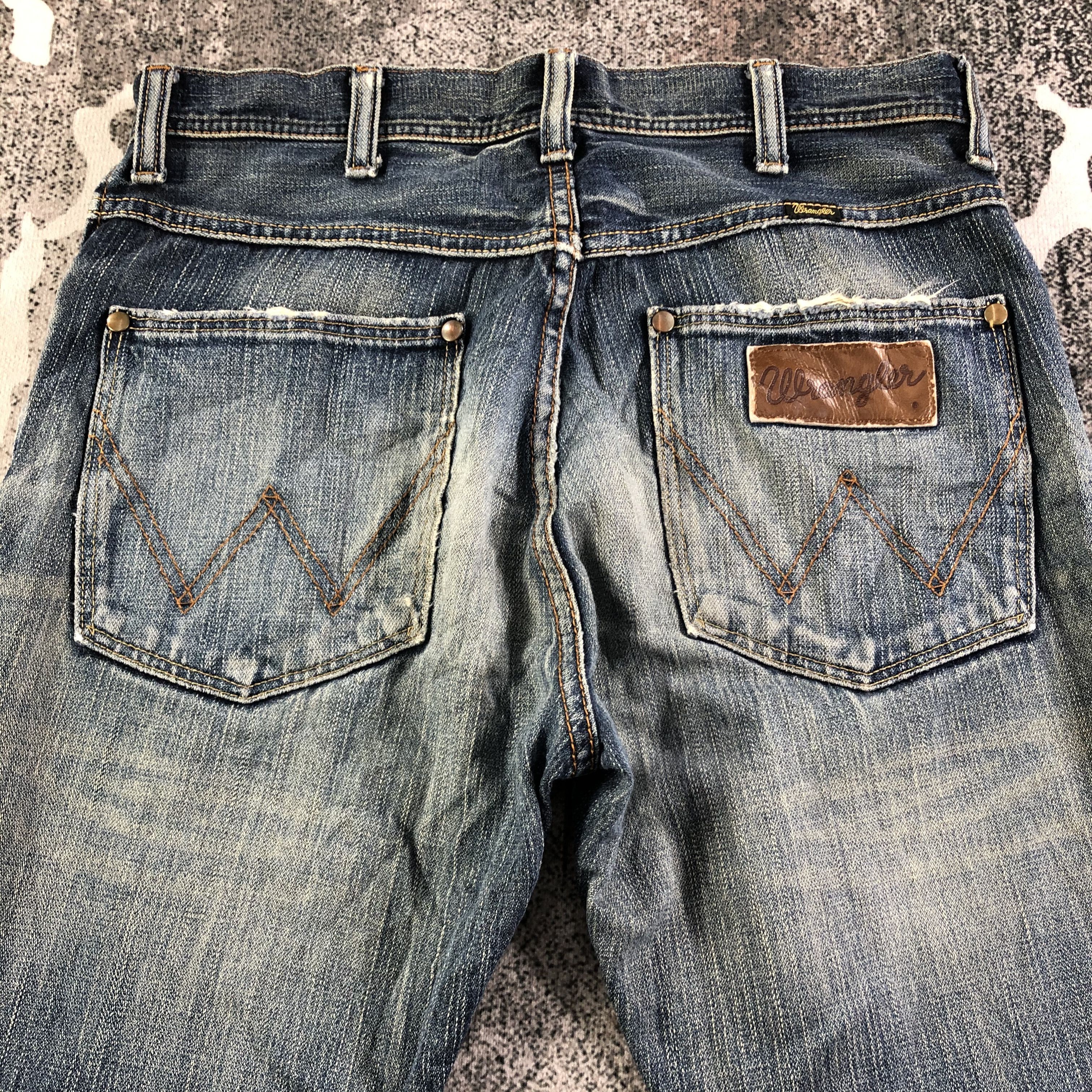 Vintage Vintage Wrangler Jeans Faded Blue Distressed Denim KJ2086 Size US 30 / EU 46 - 3 Thumbnail