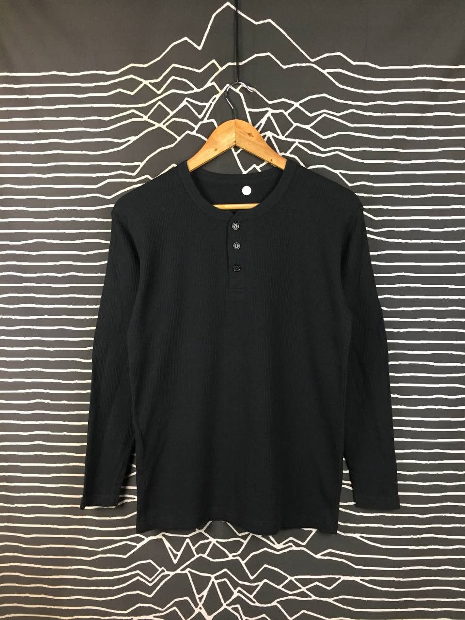 Vintage Basics Black Waffle Knit Long Sleeve Henley Tee Size US S / EU 44-46 / 1 - 2 Thumbnail
