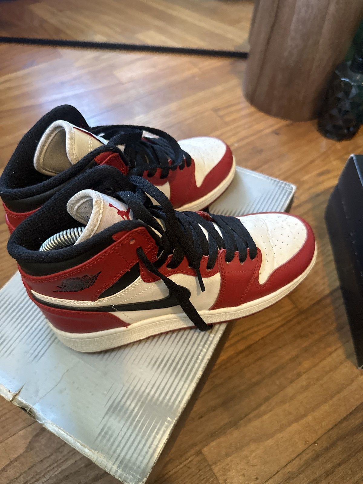 Jordan Brand Air Jordan 1 Retro High 'Chicago' 2013 Size US 6 / IT 36 - 4 Thumbnail