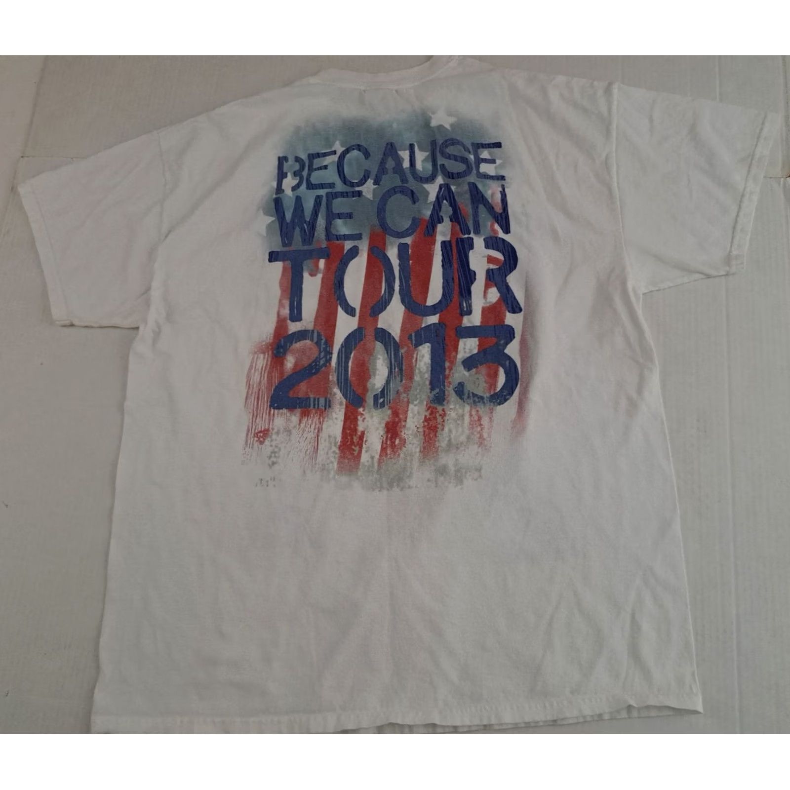 Gildan Vintage Bon Jovi Rock Tour 2013 T-Shirt Because We Can Printed XL EUC Size US XL / EU 56 / 4 - 5 Thumbnail
