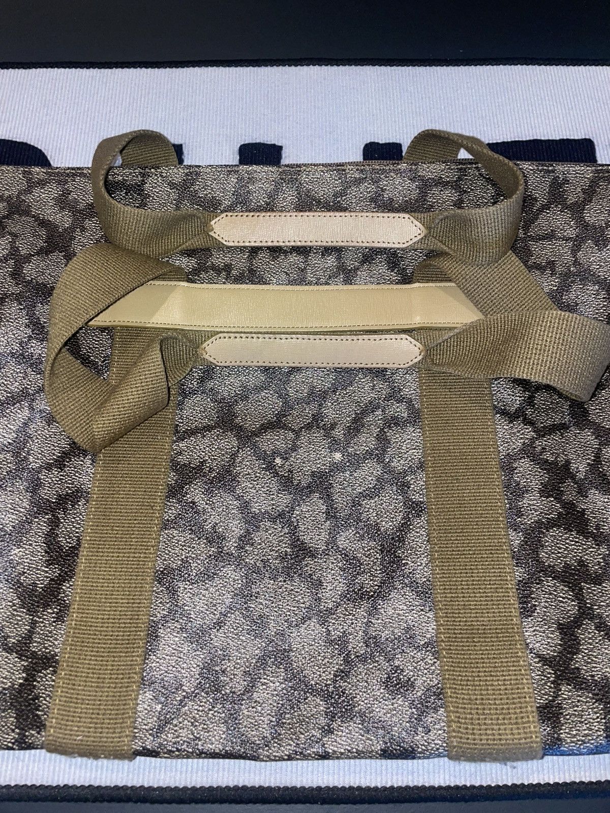 Yves Saint Laurent Yves Saint Laurent Giraffe Pattern Leather Boston Bag Size ONE SIZE - 4 Thumbnail