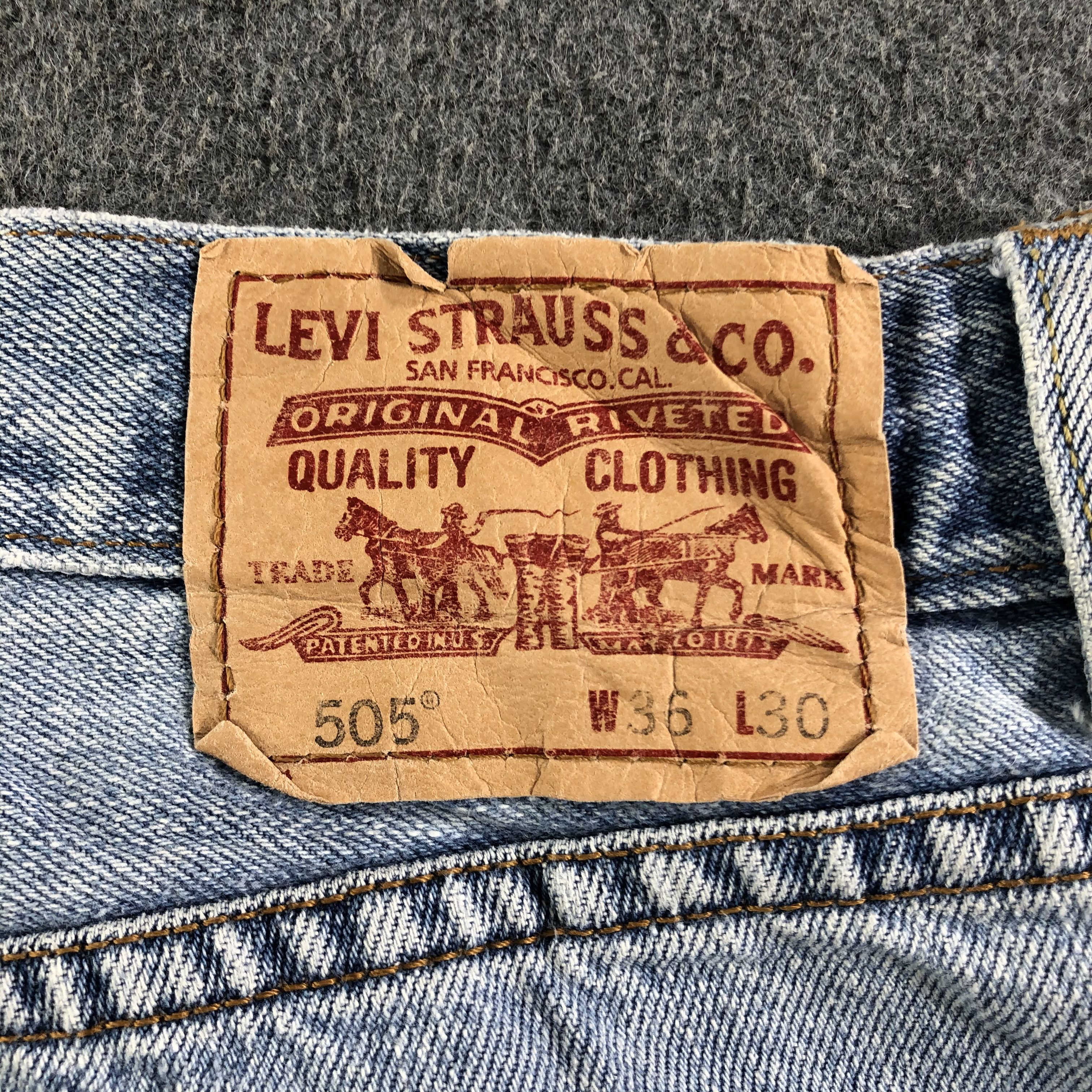 Levi's Vintage Blue Wash Levis 505 Jeans-J3075 Size US 35 - 5 Thumbnail