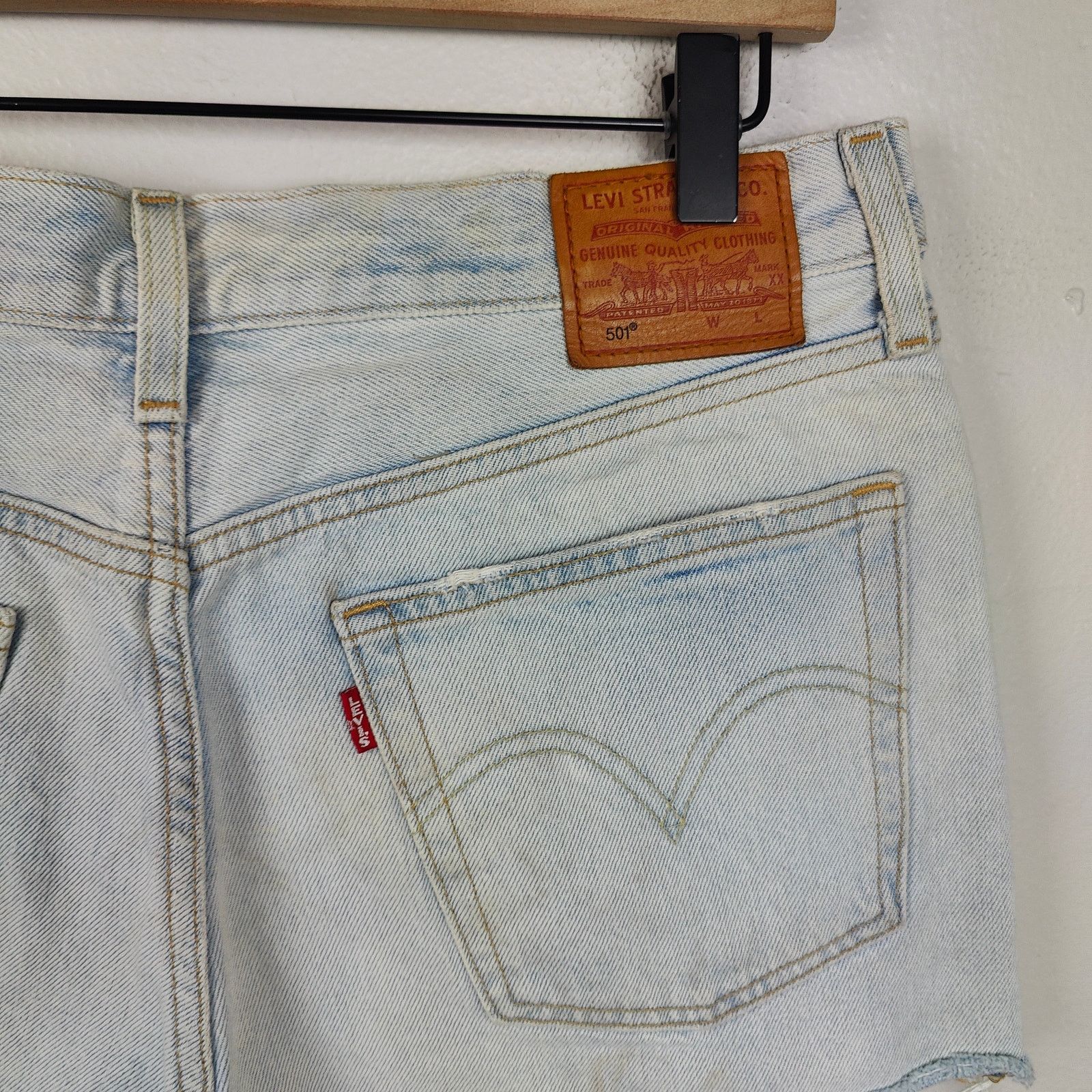 Levi's Levi's 501 Shorts Womens 30 Light Bleach Authentic Size 30" / US 8 / IT 44 - 4 Thumbnail