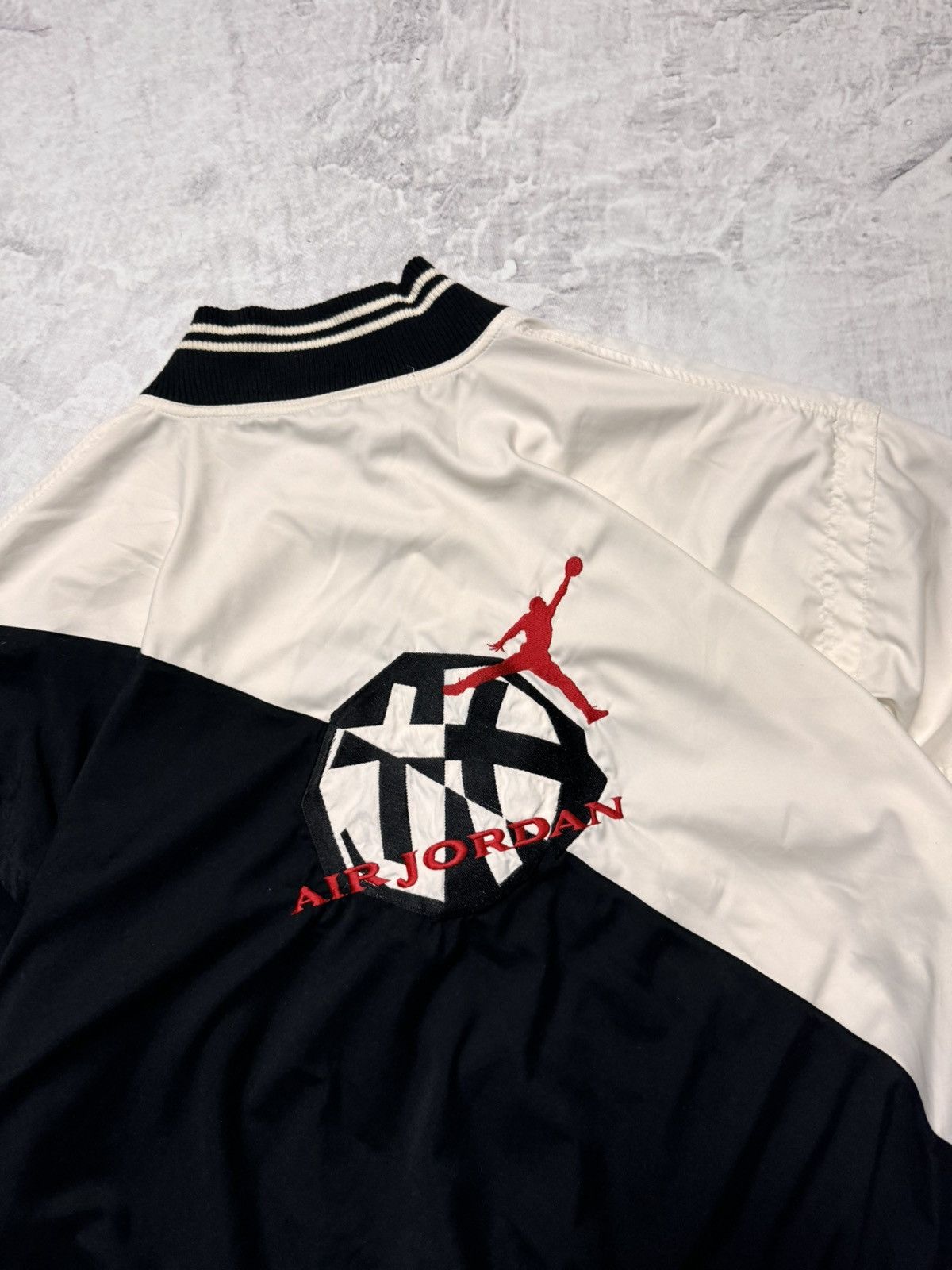 Nike × Vintage 90s Nike Vintage Air Jordan Nylon Oversize Bomber Jacket Size US XXL / EU 58 / 5 - 8 Thumbnail