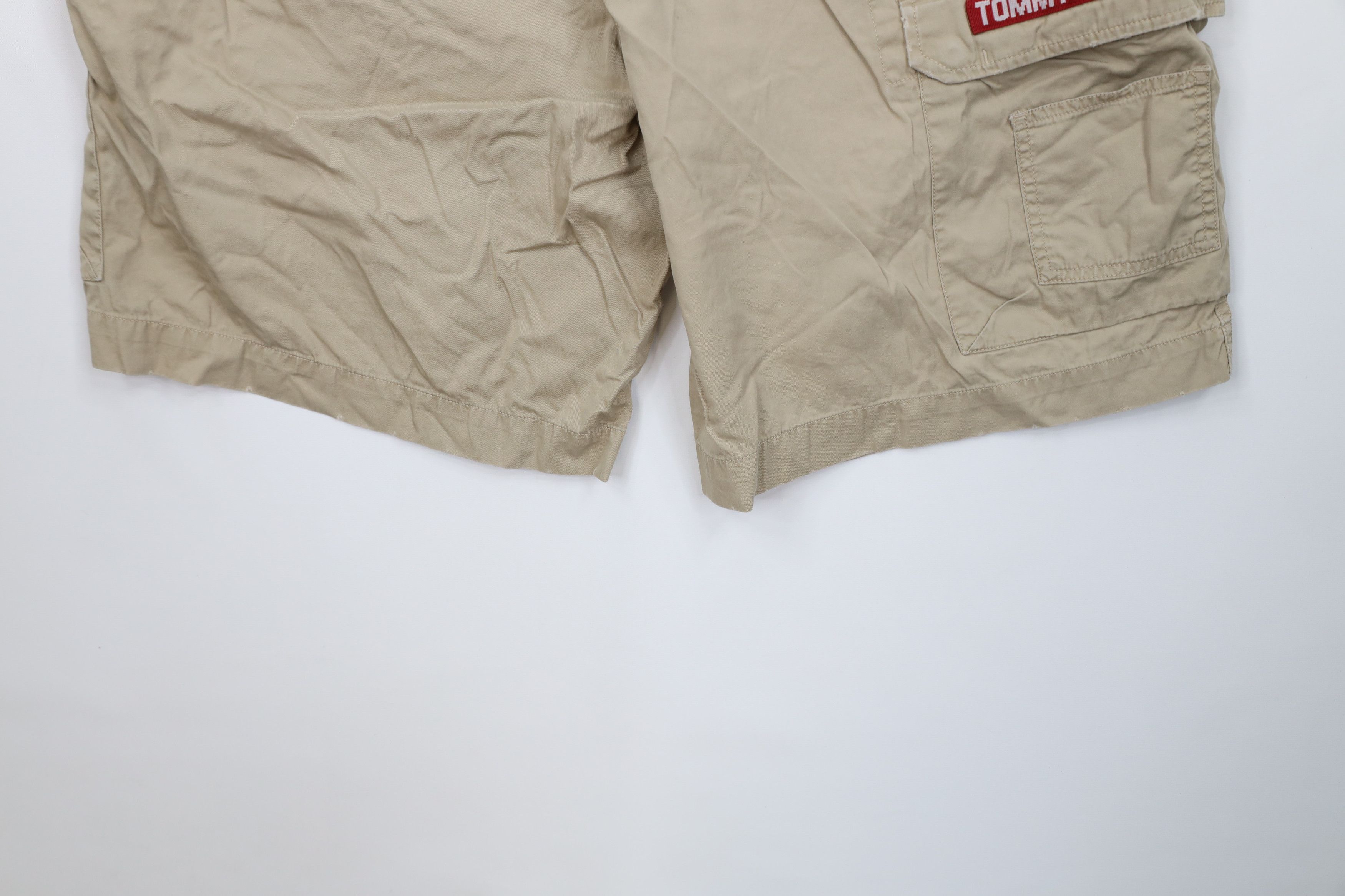 Tommy Hilfiger Vintage 90s Tommy Hilfiger Spell Baggy Cargo Shorts Khaki Size US 35 - 13 Thumbnail
