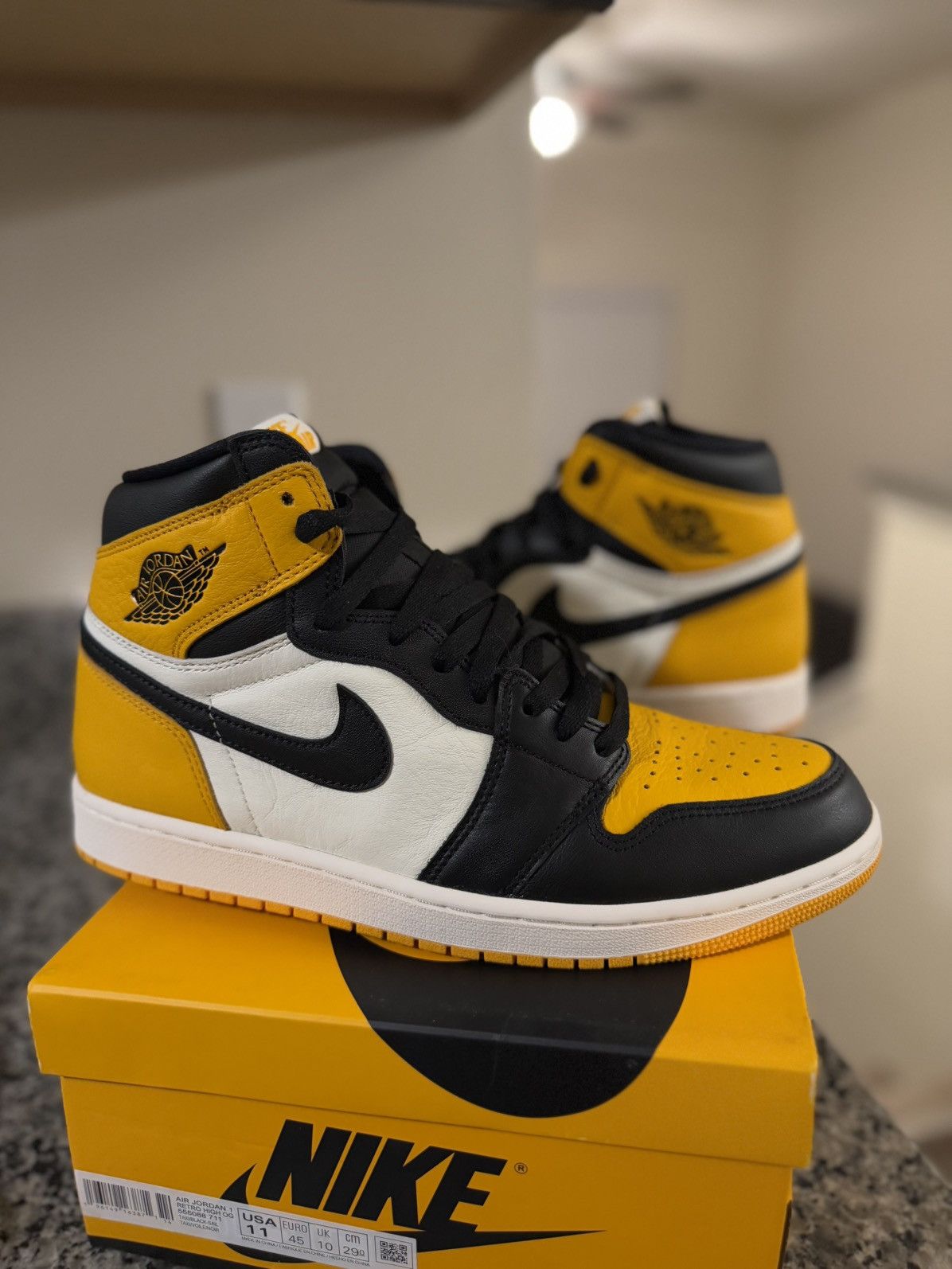Jordan Brand × Nike Jordan 1 Taxi Yellow Size 11 (555088-711) 🧼 Size US 11 / EU 44 - 5 Thumbnail