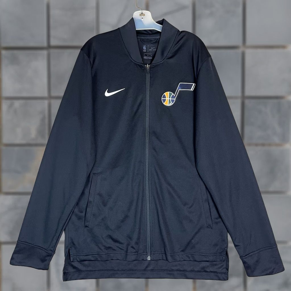 Nike Nike NBA Jacket Mens LT Black Full Zip Utah Jazz Embroidered Logo Dri Fit Size US L / EU 52-54 / 3 - 1 Thumbnail