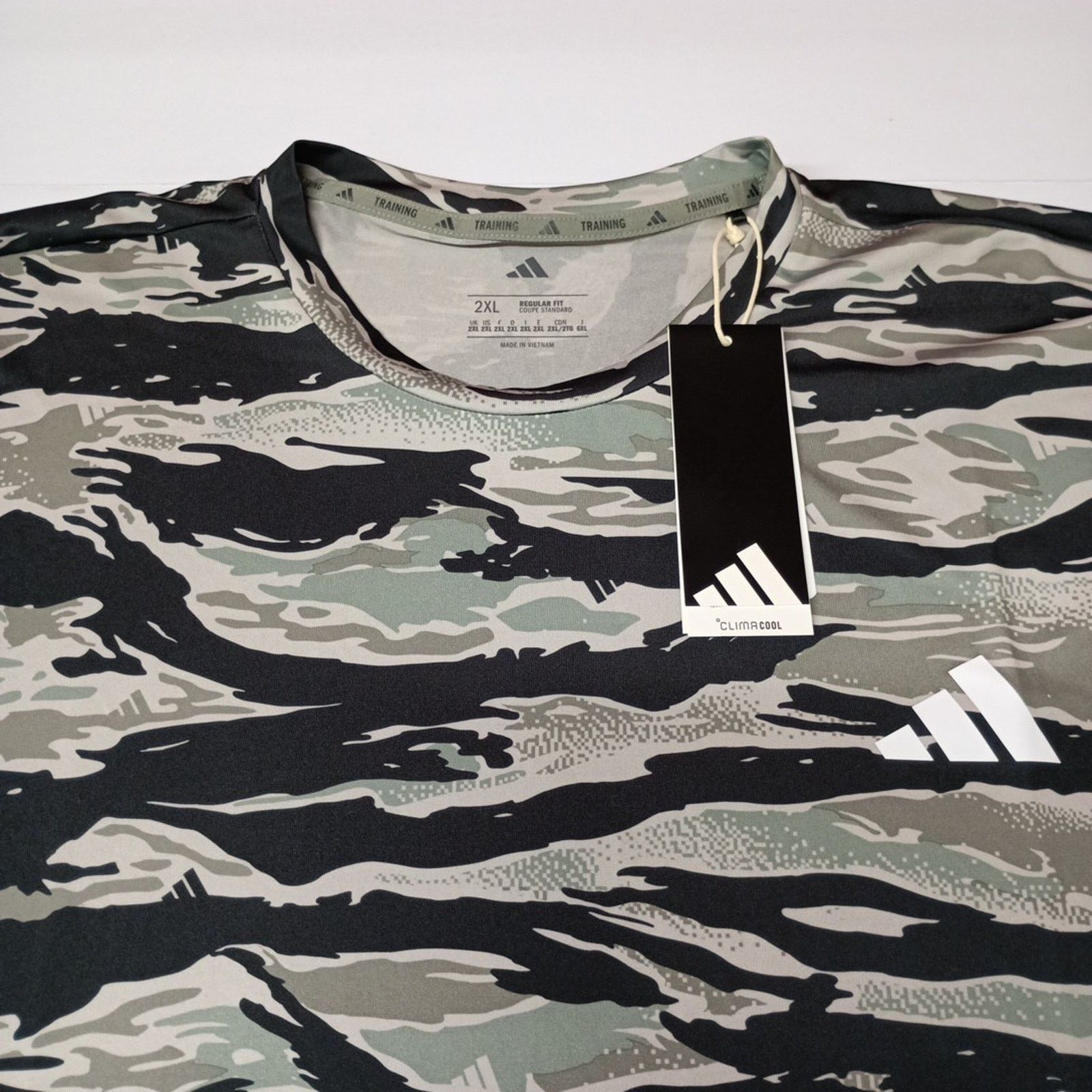 Adidas Adidas Camo Graphic T-Shirt Men Size 2XL Silver Pebble Black Size US XXL / EU 58 / 5 - 2 Thumbnail