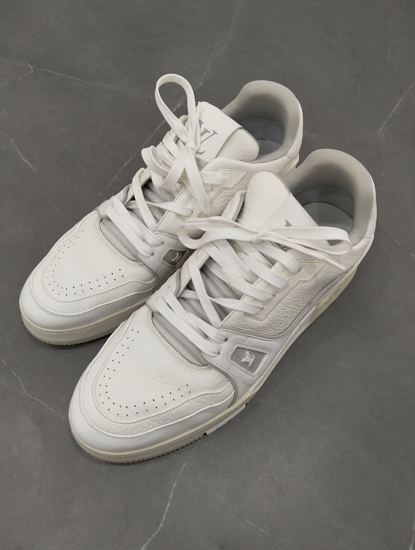 Louis Vuitton Louis Vuitton Training Lowtop Sneakers 43 Men Size US 10 / EU 43 - 1 Thumbnail