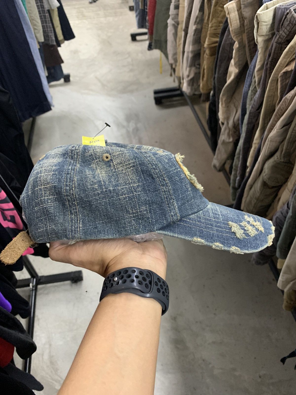 Christian Audigier × Von Dutch Von Dutch Distress Denim Inspired Travis Scott Trucker Cap Size ONE SIZE - 6 Thumbnail