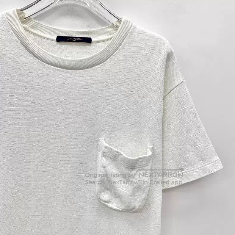 Louis Vuitton Louis Vuitton White logo full dark print cotton round neck Size US S / EU 44-46 / 1 - 3 Thumbnail