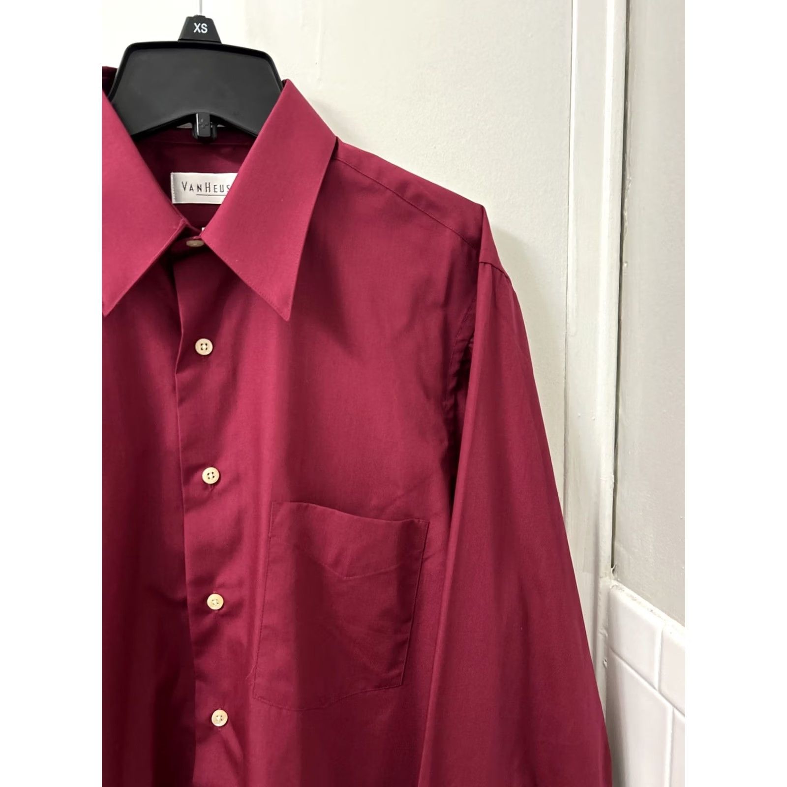 Van Heusen Van Heusen Poplin Shirt Mens M 15.5 32/33 Red Wrinkle Free Button Up L/S Dress Shirt Long Sleeve Collared Pocket Barrel Cuff Size US M / EU 48-50 / 2 - 4 Thumbnail