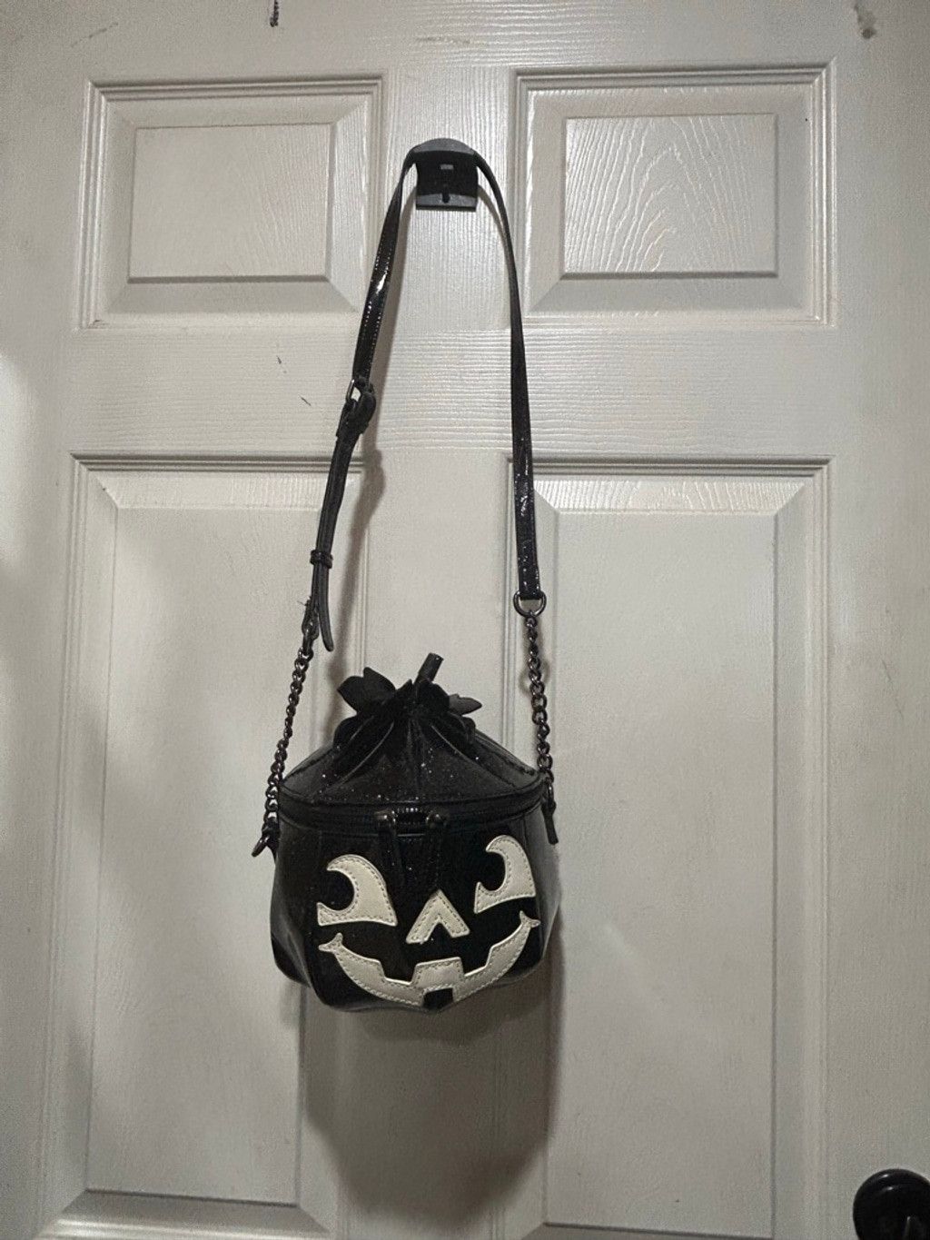 Mad Engine Women's MAD ENGINE Black & White Pumpkin Crossbody Bag Size ONE SIZE - 1 Thumbnail