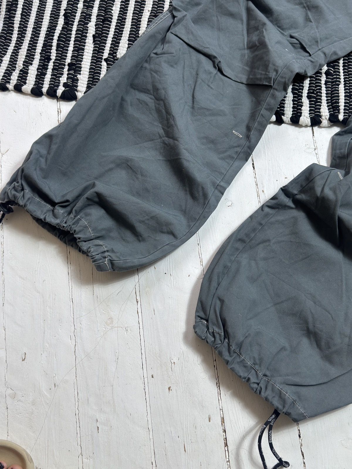 Bench VINTAGE BENCH BIG LOGO 2000s PARACHUTE GORPCORE PANTS Size 28" / US 6 / IT 42 - 12 Thumbnail