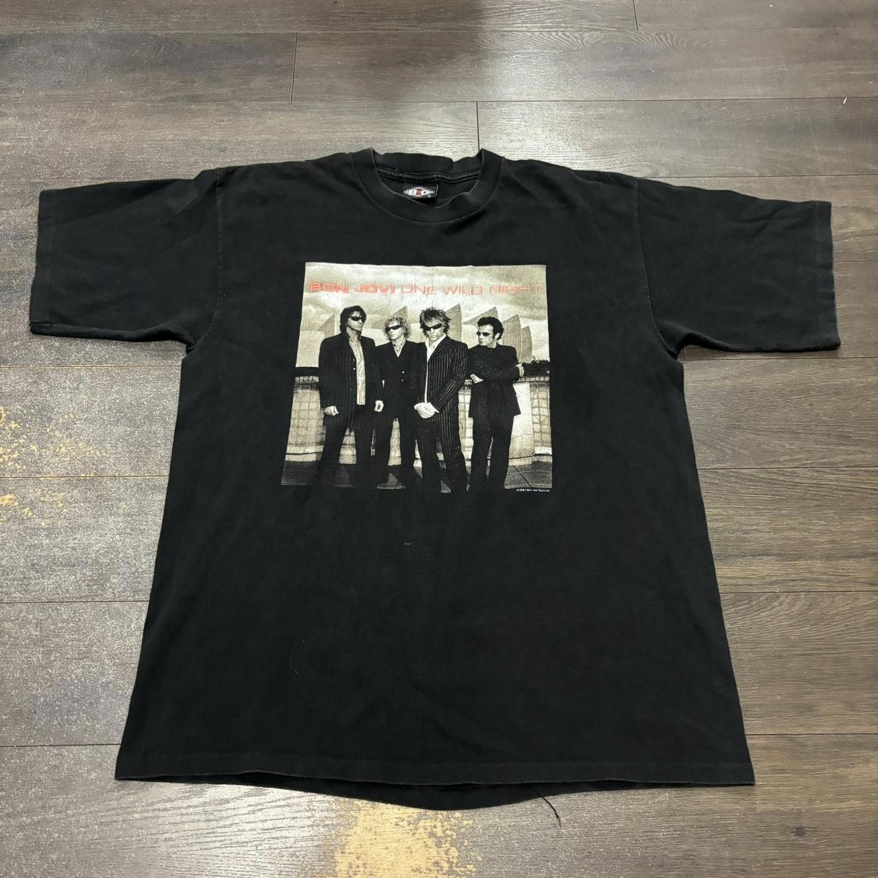 Designer vintage bon jovi one wild night tour t shirt 2001 L Size US L / EU 52-54 / 3 - 3 Thumbnail