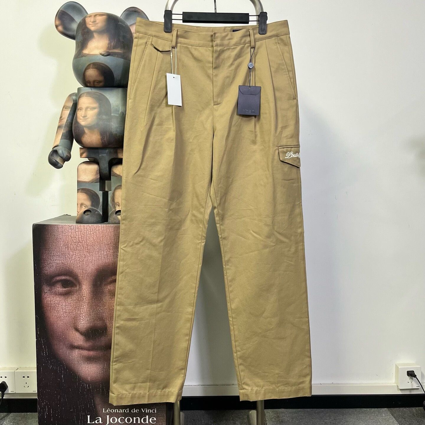 Louis Vuitton Louis Vuitton Retro Casual Pants 36 Men Size US 36 / EU 52 - 1 Thumbnail