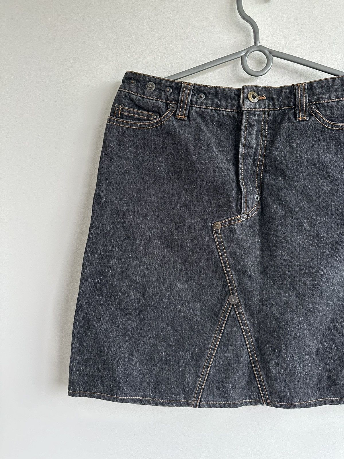 Dolce & Gabbana VTG Dolce & Gabbana Denim Pockets Mini Skirt Black Size 30 Size 30" / US 8 / IT 44 - 3 Thumbnail