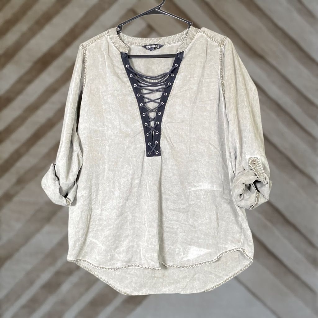Express Express Blouse Green V-Neck Shoelace Front Roll Tab Sleeve Medium Womens Size M / US 6-8 / IT 42-44 - 1 Thumbnail