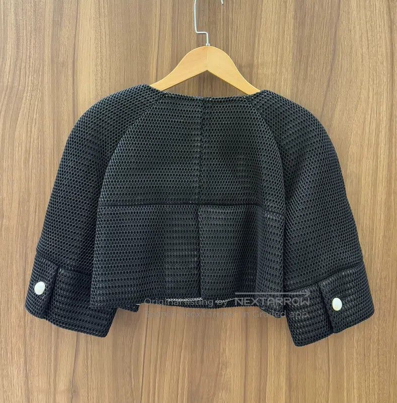 Chanel Chanel Short jacket with pearl button Size XS / US 0-2 / IT 36-38 - 2 Thumbnail