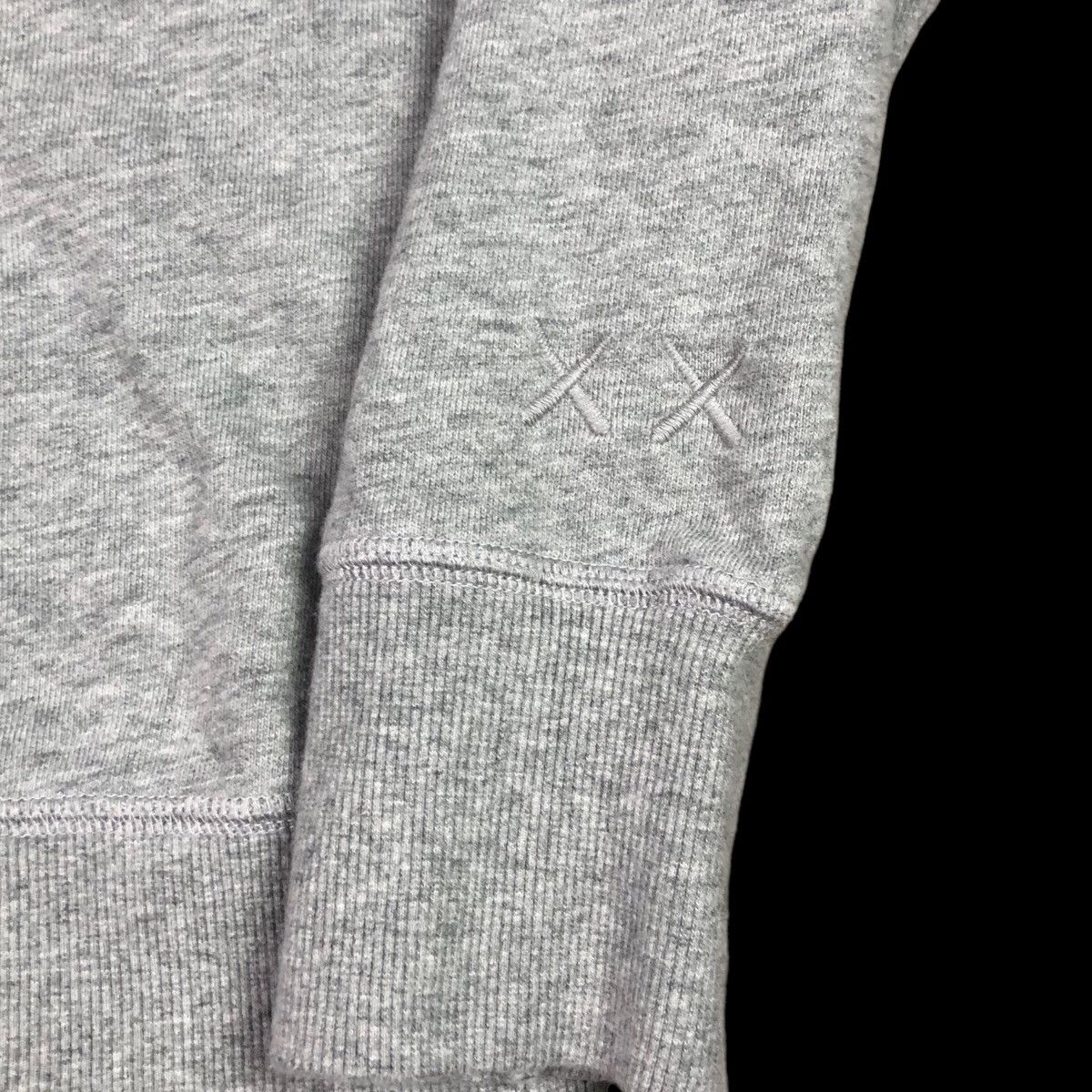 Kaws × Uniqlo Uniqlo Kaws Sesame Street Gray Logo Sweatshirt Adult Size XS Size US XS / EU 42 / 0 - 4 Thumbnail