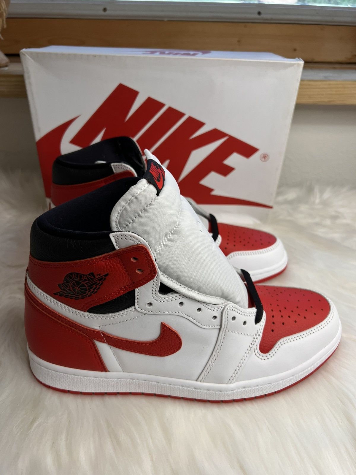 Jordan Brand JORDAN 1 Retro High OG "Heritage" with Defect Size US 10 / EU 43 - 4 Thumbnail