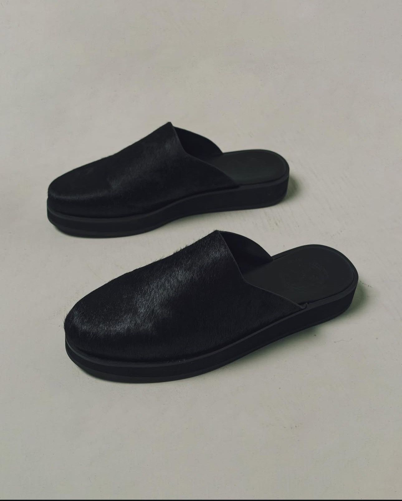 basketcase gallery FOOTSLOG, Black Calf Hair Mule Size US 12 / EU 45 - 1 Thumbnail