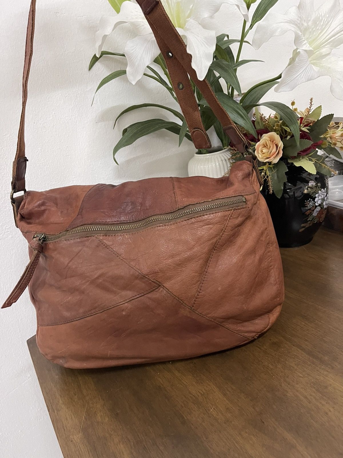 And A × Genuine Leather × Japanese Brand Leather Messenger Crossbody bag Size ONE SIZE - 5 Thumbnail