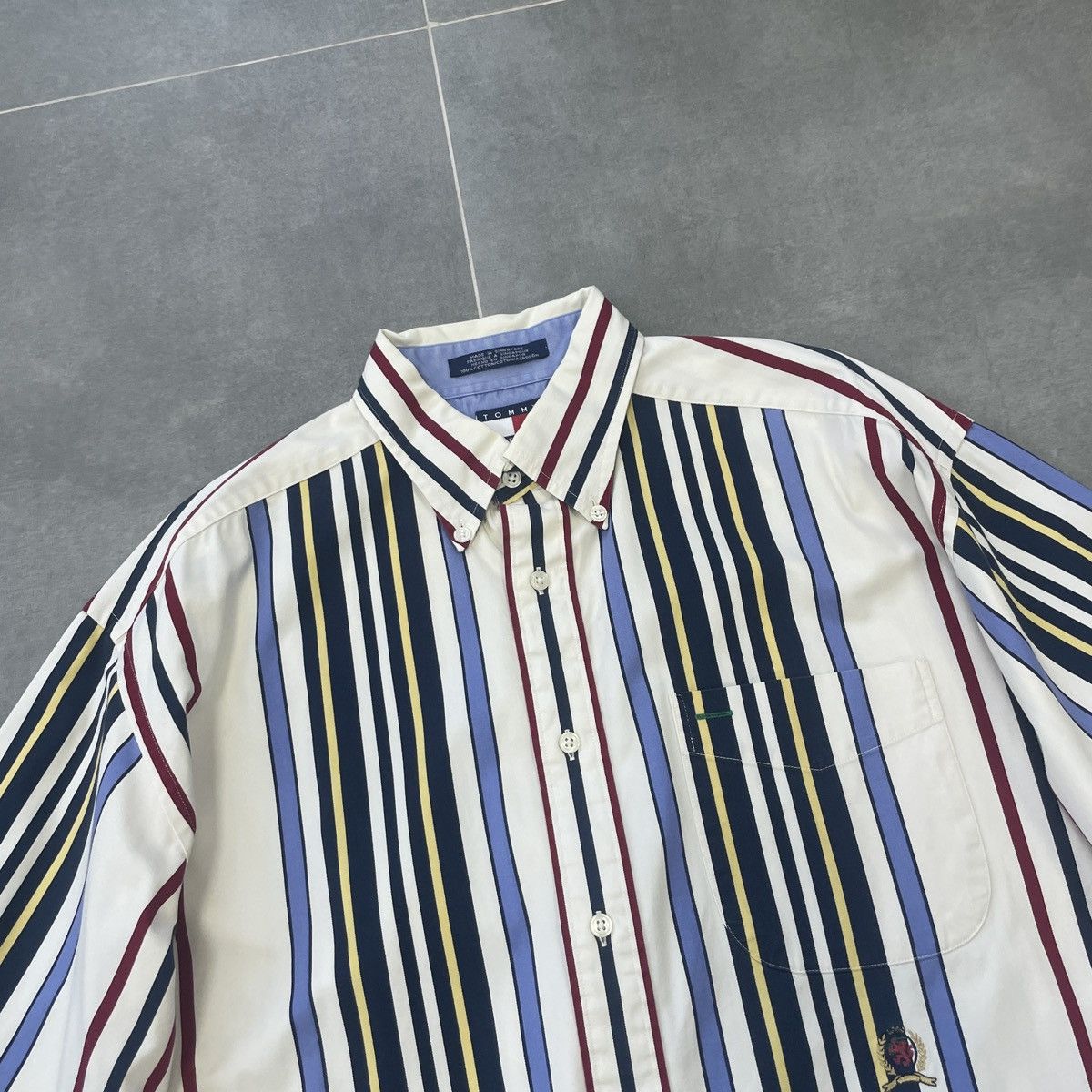 Tommy Hilfiger × Vintage Vintage Tommy Hilfiger Button Shirt Size M Size US M / EU 48-50 / 2 - 6 Thumbnail