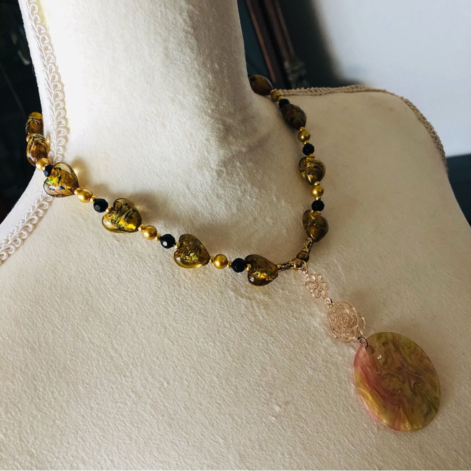 Handmade Handcrafted repurpose sparkle medallion drop Pearl necklace Size ONE SIZE - 4 Thumbnail