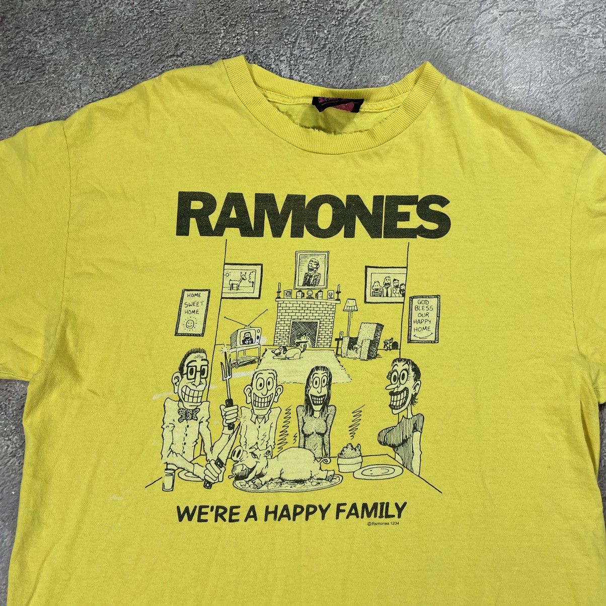 Vintage Vintage 90s Ramones Band Graphic Tee Sun Faded Punk Boxy XL Size US XL / EU 56 / 4 - 3 Thumbnail