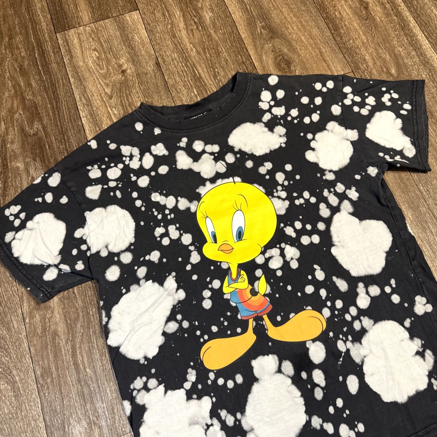 Forever 21 FOREVER 21 Tweety Bird Space Jam Black T-Shirt Medium Unisex Adults M Short Sleeve Shirt Size US M / EU 48-50 / 2 - 3 Thumbnail