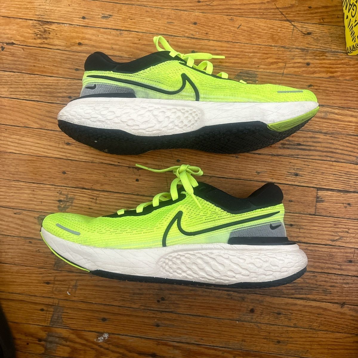 Nike Nike ZoomX Invincible Run Size US 12 / EU 45 - 2 Thumbnail
