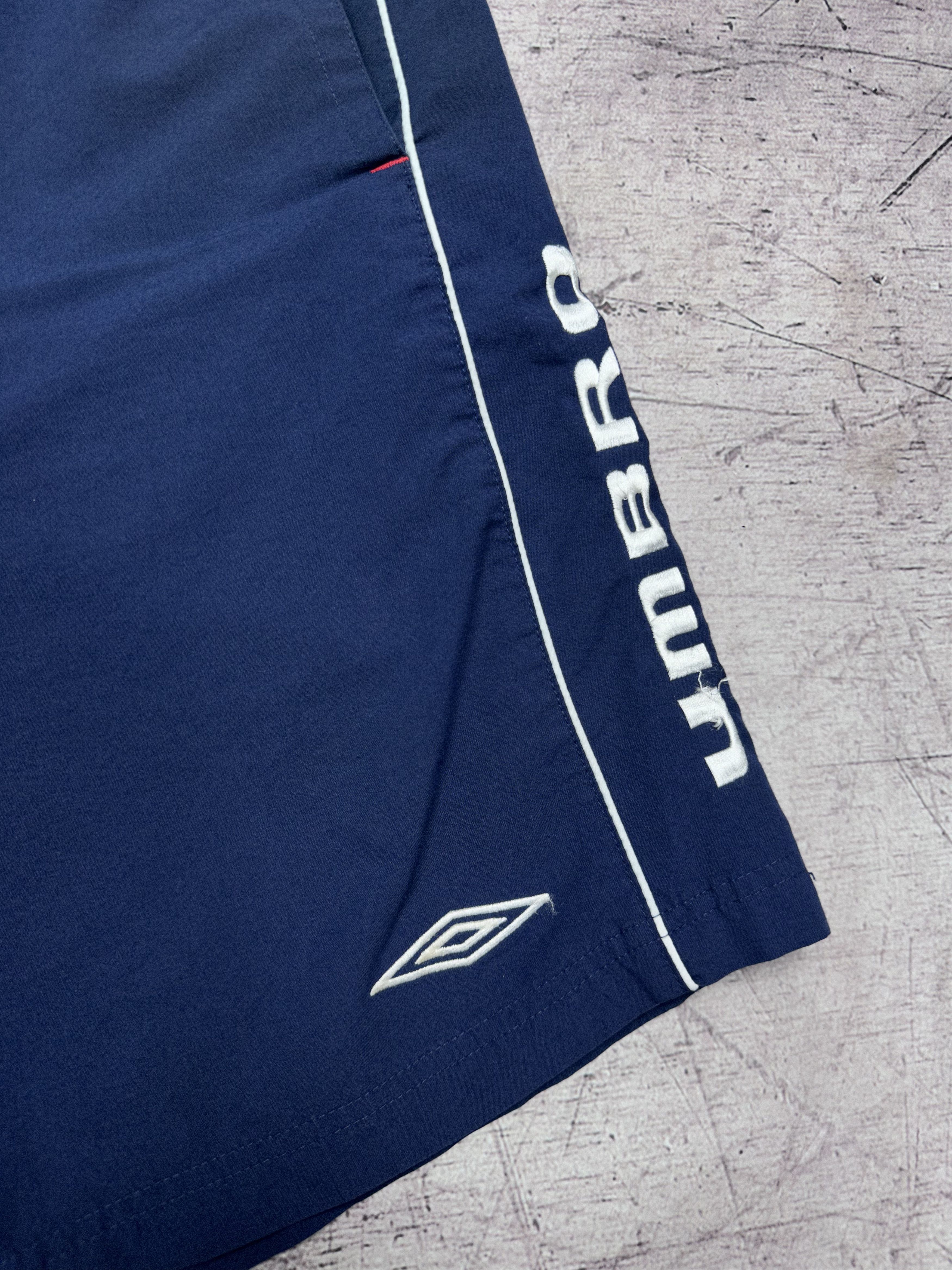 Umbro Umbro Vintage Mens Nylon Shorts Size US 36 / EU 52 - 3 Thumbnail