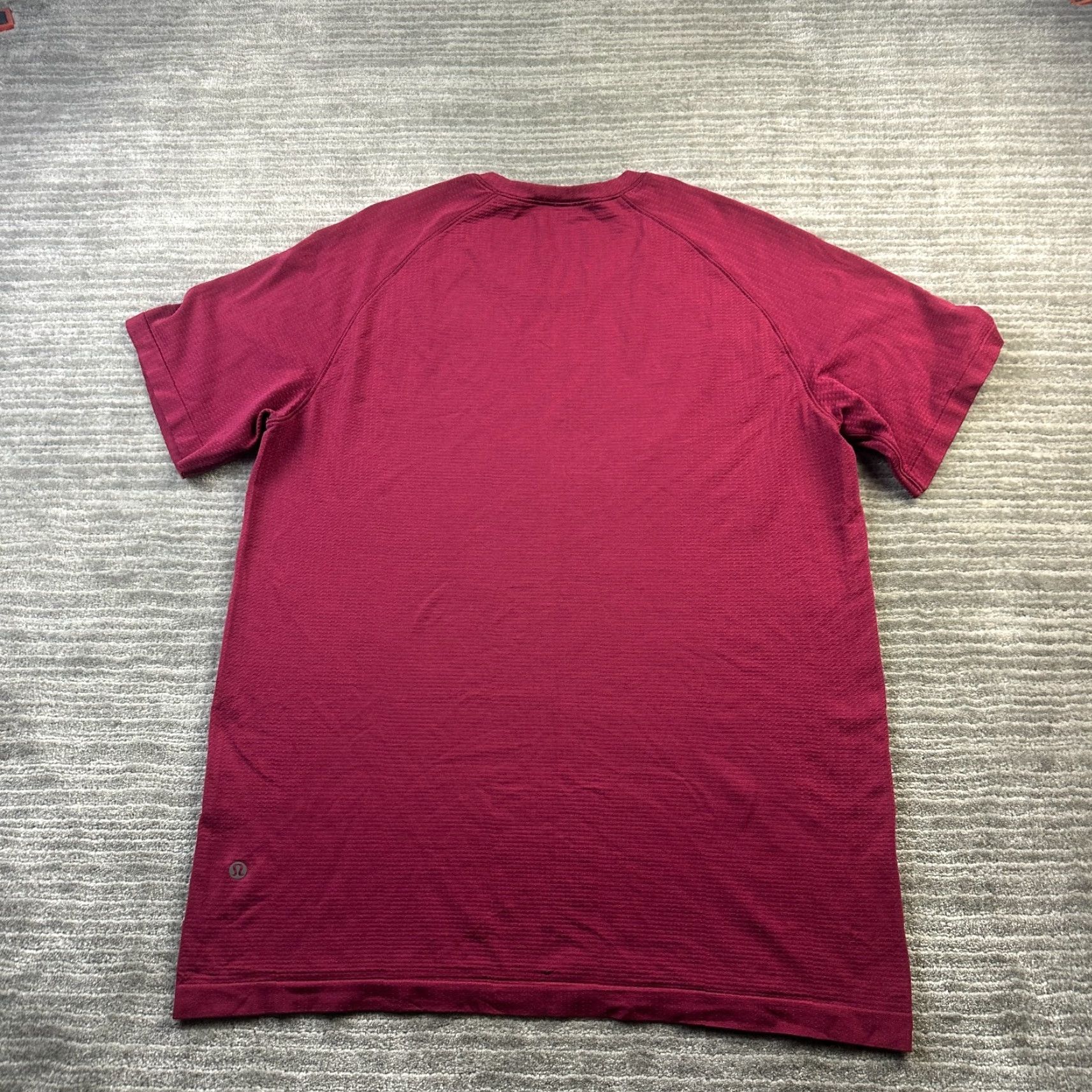 Lululemon Lululemon Shirt Mens Medium Red Metal Vent Tech Short Sleeve Gym Size US L / EU 52-54 / 3 - 2 Thumbnail