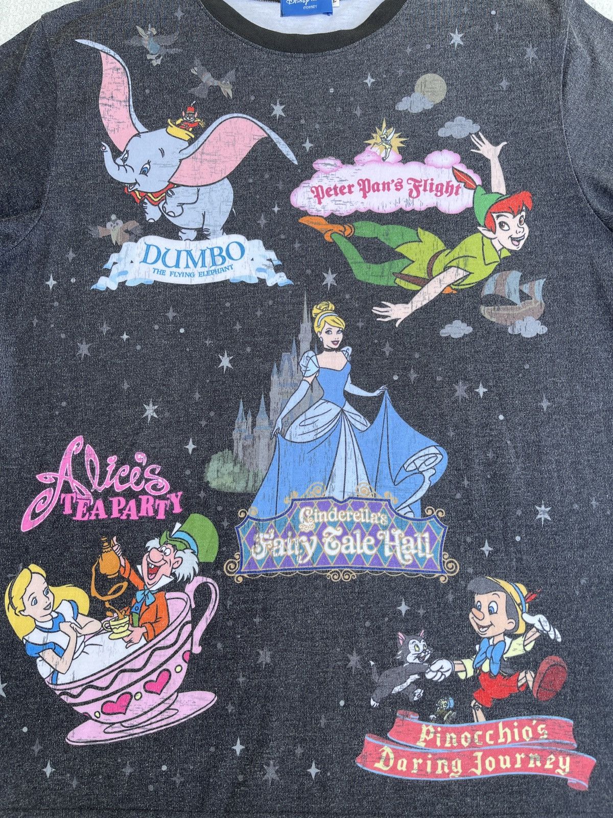Disney Rare🔥Vtg Tokyo Disney Movie Promo All Over Print T-Shirt Size US L / EU 52-54 / 3 - 9 Thumbnail