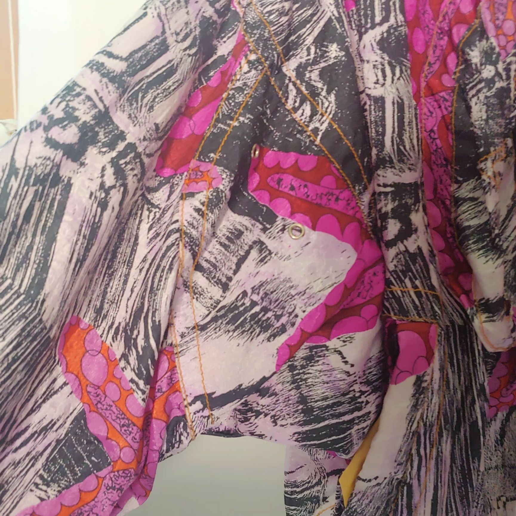Vintage VINTAGE Fire & Ice Coat Women Ski Jacket All Over Print Abstract Starfish 90s Winter Nylon Polyester Full Zip Size M / US 6-8 / IT 42-44 - 4 Thumbnail