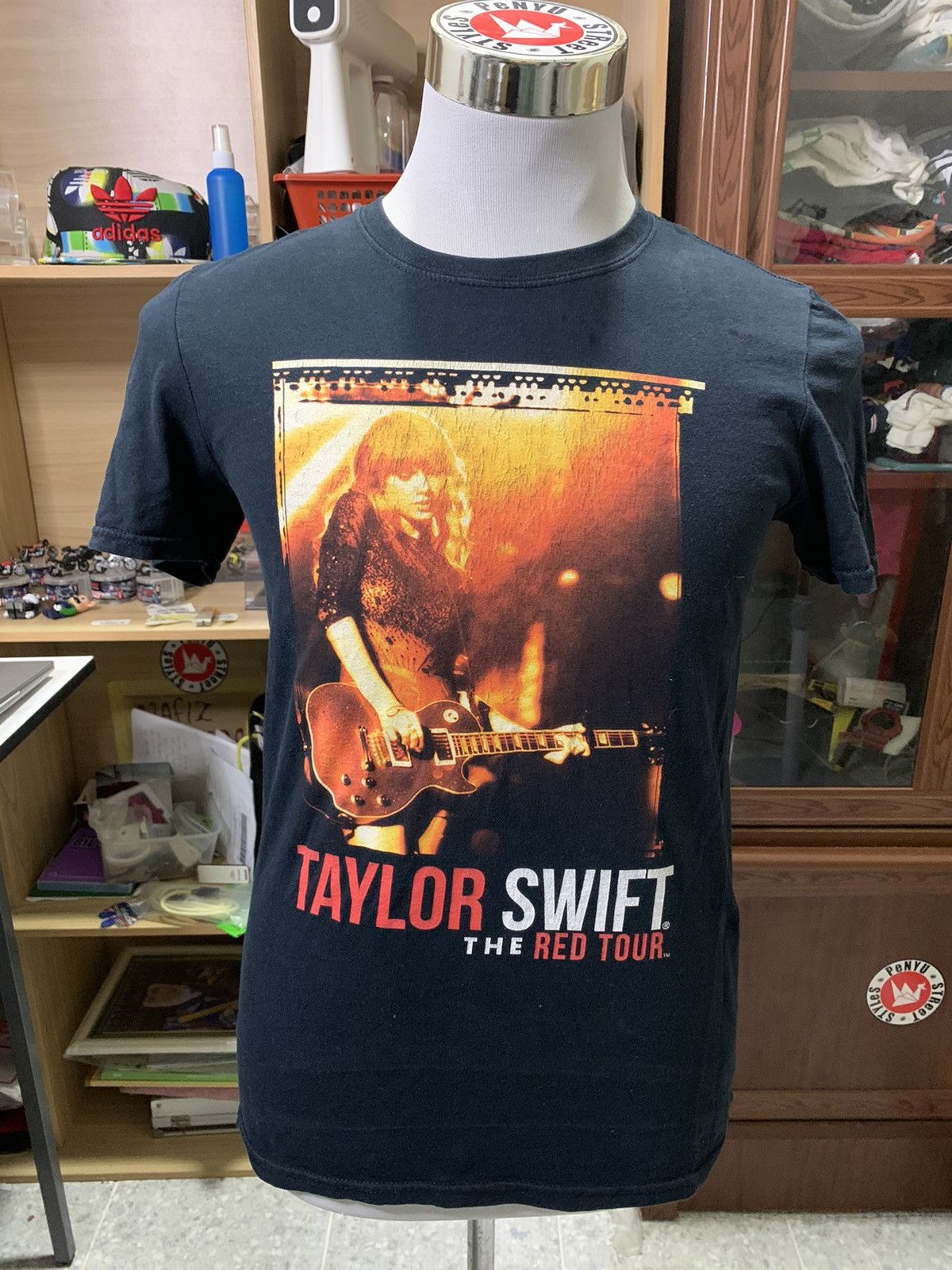 Band Tees × Vintage Taylor Swift The Red Tour Merch country pop music Size US S / EU 44-46 / 1 - 1 Thumbnail