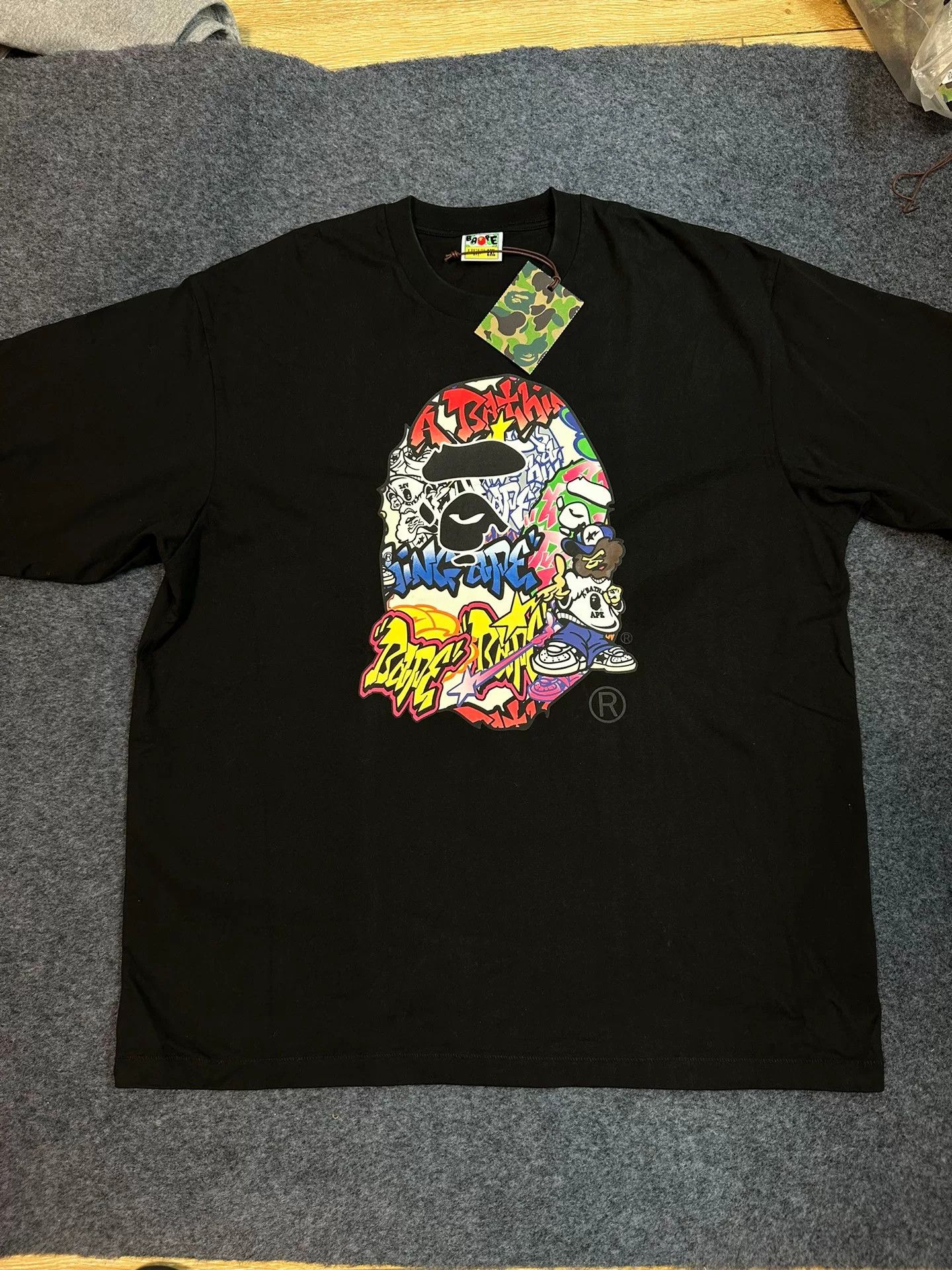 Bape Bape T Multi Glow T-Shirt Casual Size US XXL / EU 58 / 5 - 1 Thumbnail