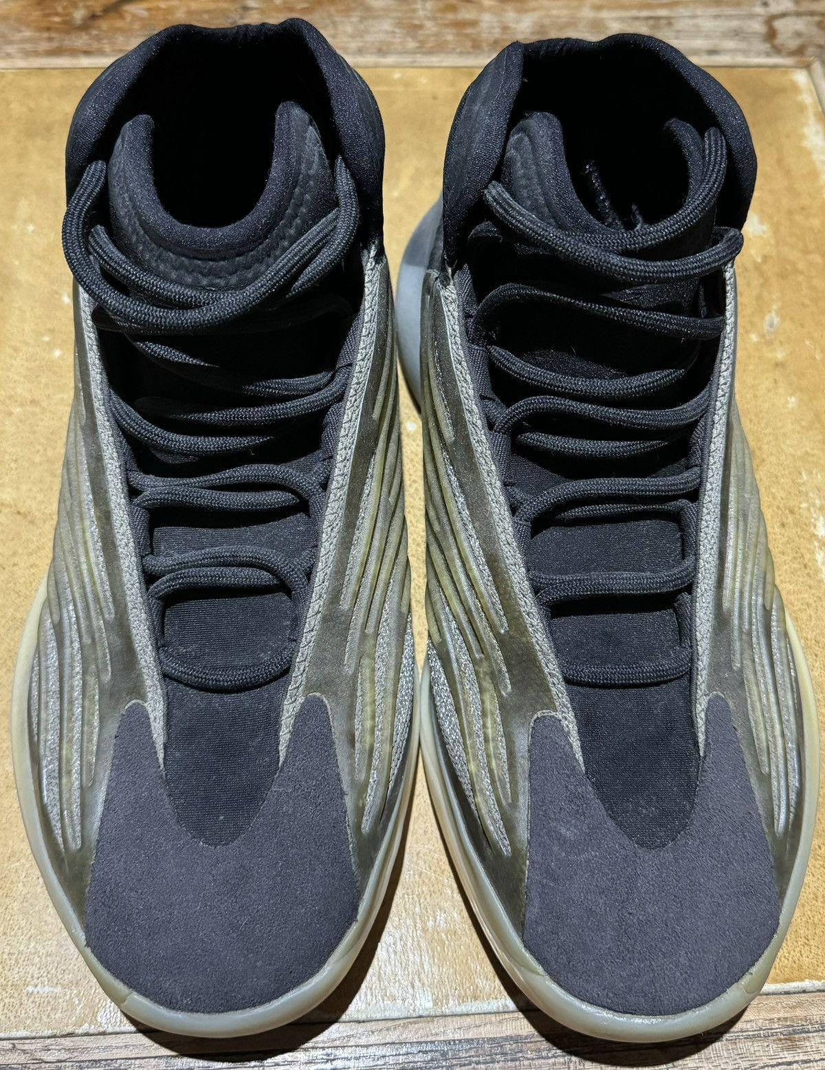 Adidas Adidas Yeezy Quantum Barium Size US 9 / EU 42 - 5 Thumbnail