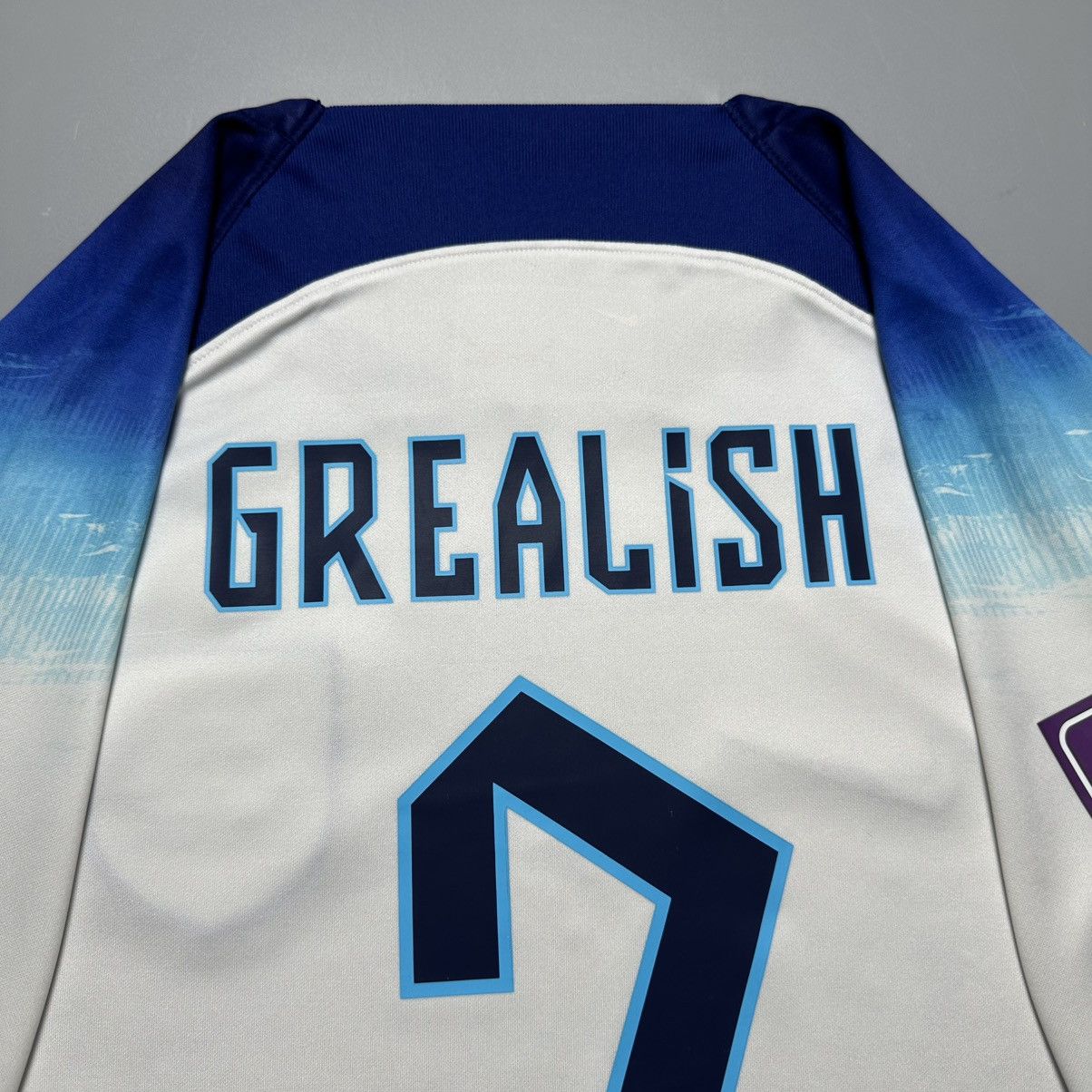 Nike ENGLAND NIKE 2022 WORLD CUP FOOTBALL JERSEY #7 GREALISH Size US M / EU 48-50 / 2 - 10 Thumbnail