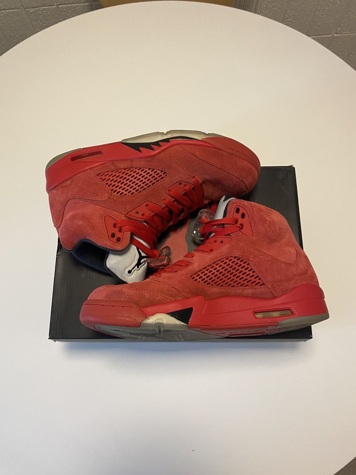 Jordan Brand Air Jordan Retro 5 Red Suede 2017 Size US 9.5 / EU 42-43 - 2 Thumbnail