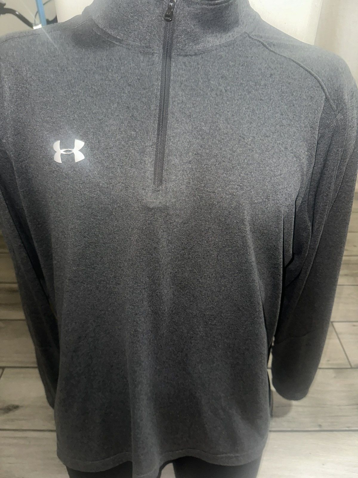 Under Armour Men’s used size XL Under Armour grey pullover long sleeve Size US XL / EU 56 / 4 - 1 Thumbnail