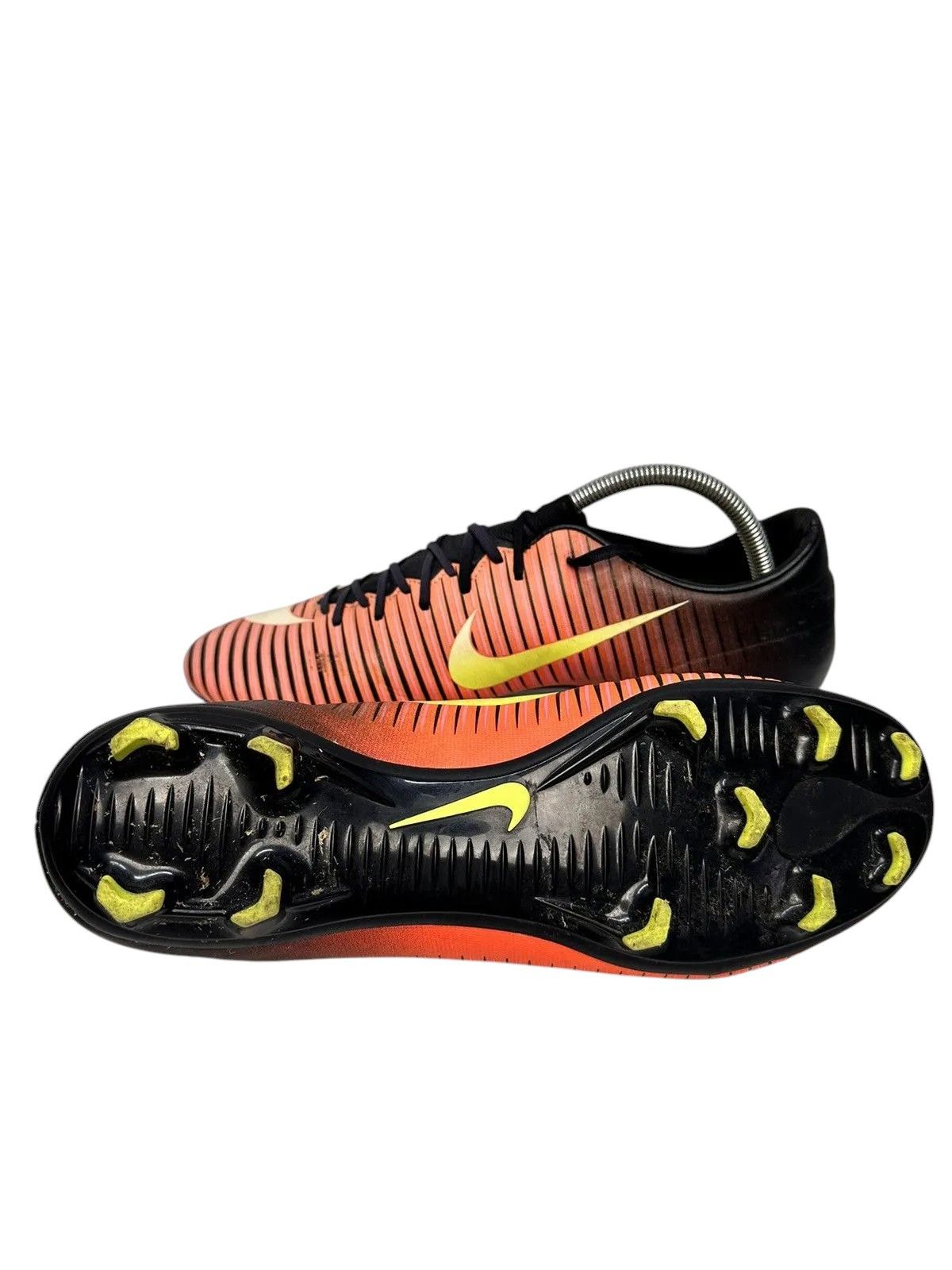Nike Vintage Nike Mercurial Vapor XI FG Red Black 45.5 (10.5) Size US 12.5 / EU 45-46 - 1 Thumbnail