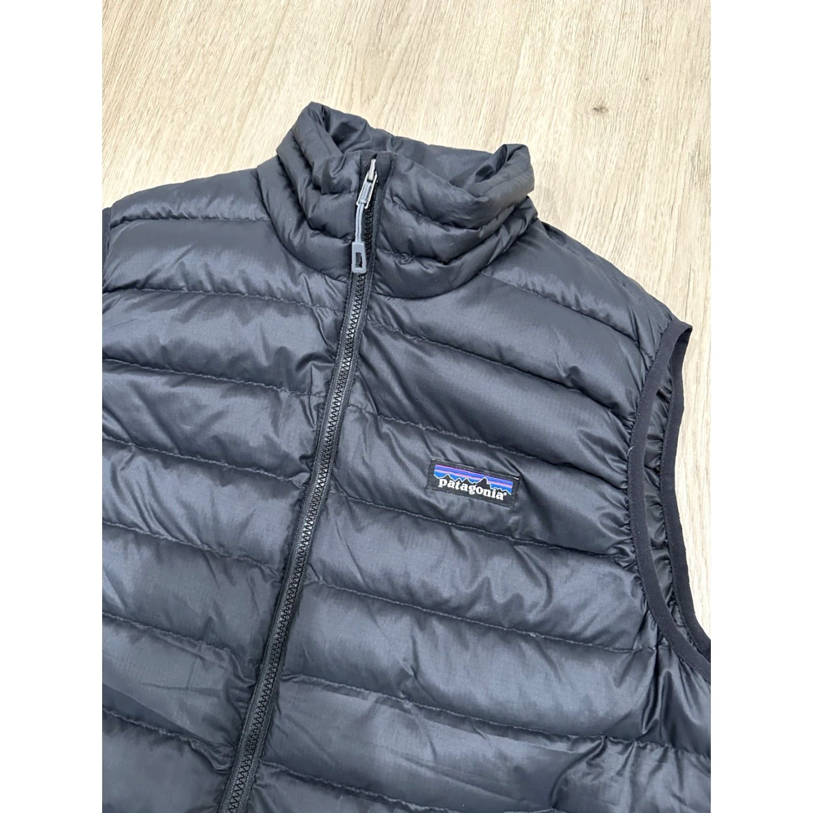Patagonia PATAGONIA DOWN SWEATER VEST Style 84622 MEN’S Small Black Full Zip Size US S / EU 44-46 / 1 - 4 Thumbnail