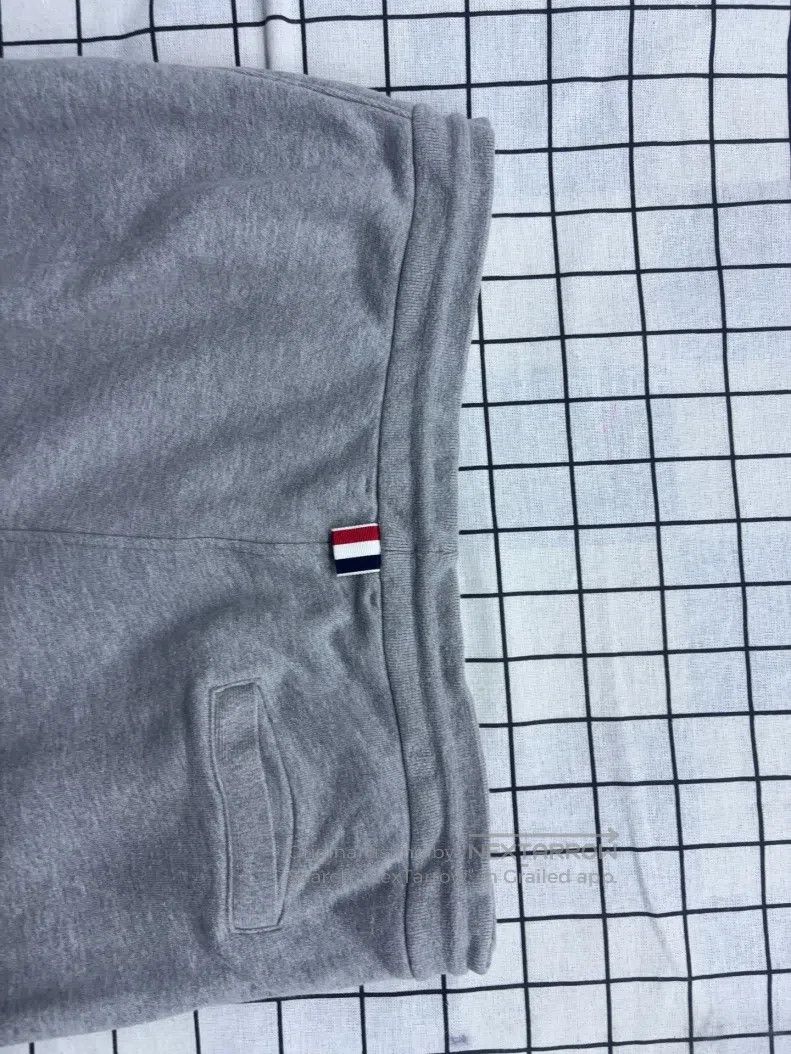 Thom Browne Thom Browne size 5 Classic preppy style four-stripe drawstr Size US 42 / EU 58 - 4 Thumbnail