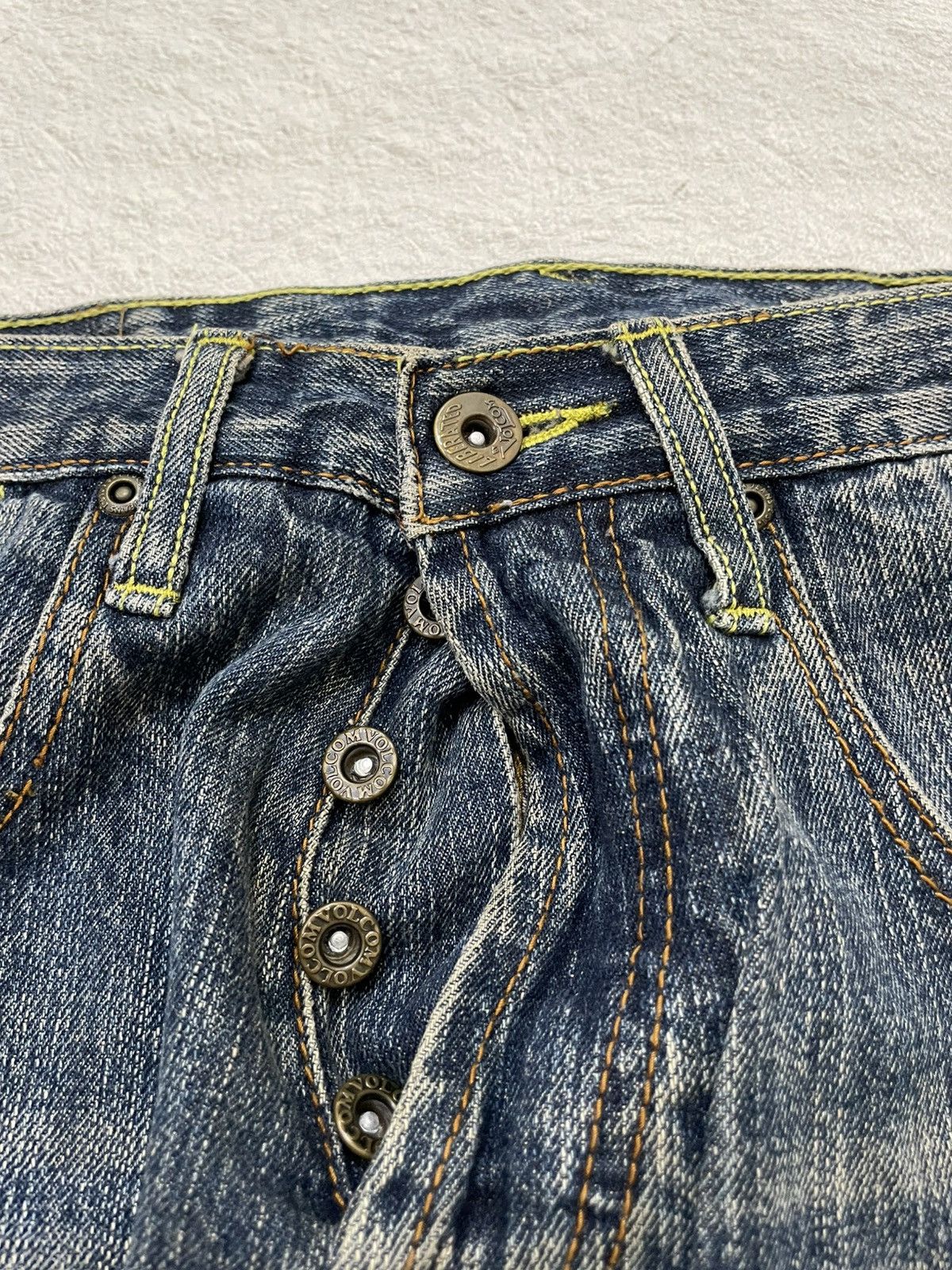Volcom Volcom Workwear Archival Denim Big Logo Mudwash Jeans Y2K Size US 33 - 5 Thumbnail