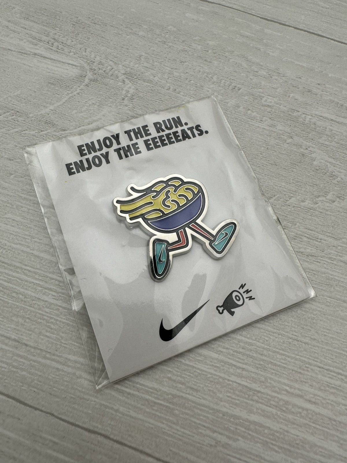 Nike Nike x Joyride Cafe Enjoy The EEEEEats! Noodle Sneaker Pin Size ONE SIZE - 1 Preview