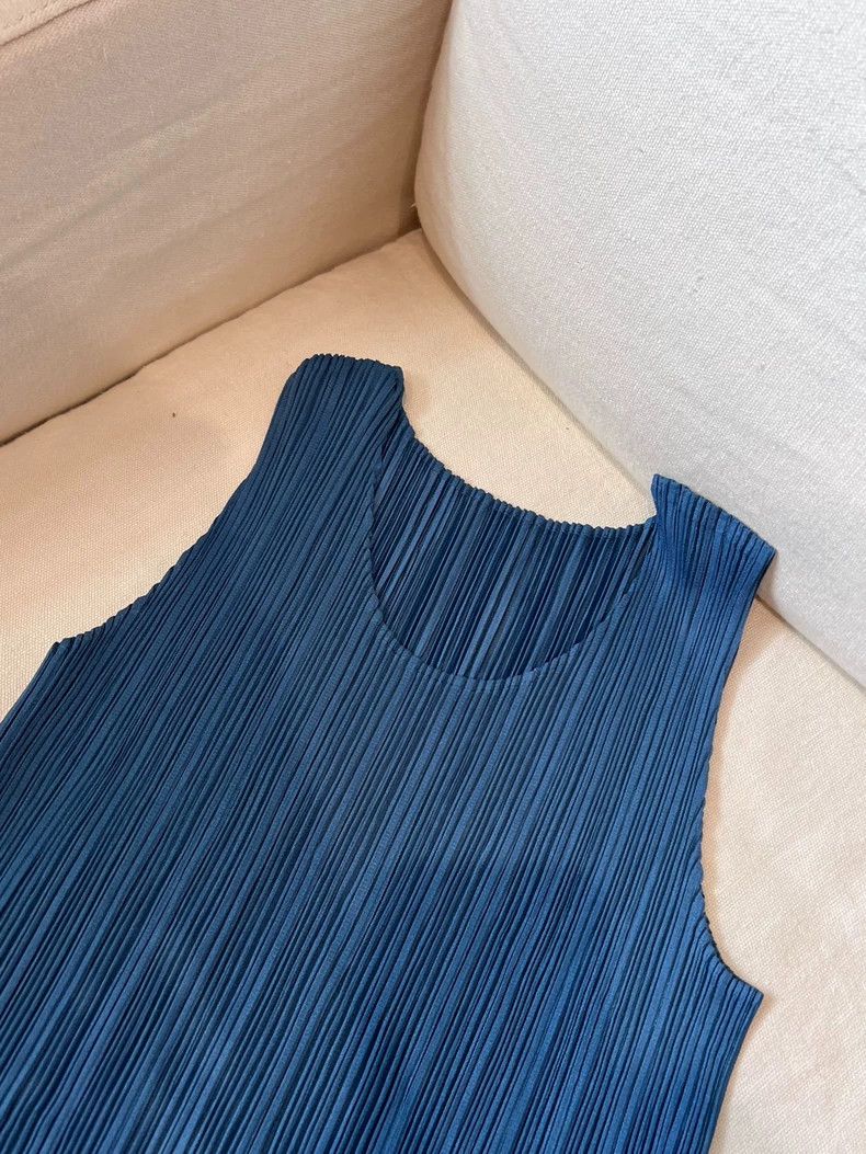 Issey Miyake Issey Miyake size:3 Blue top vest Size XS / US 0-2 / IT 36-38 - 3 Thumbnail