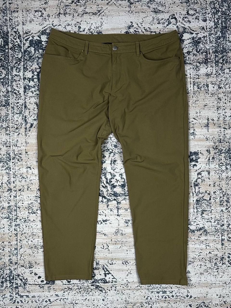 Lululemon Lululemon Luxury Sportswear Chino ABC Pants Size US 40 / EU 56 - 1 Thumbnail