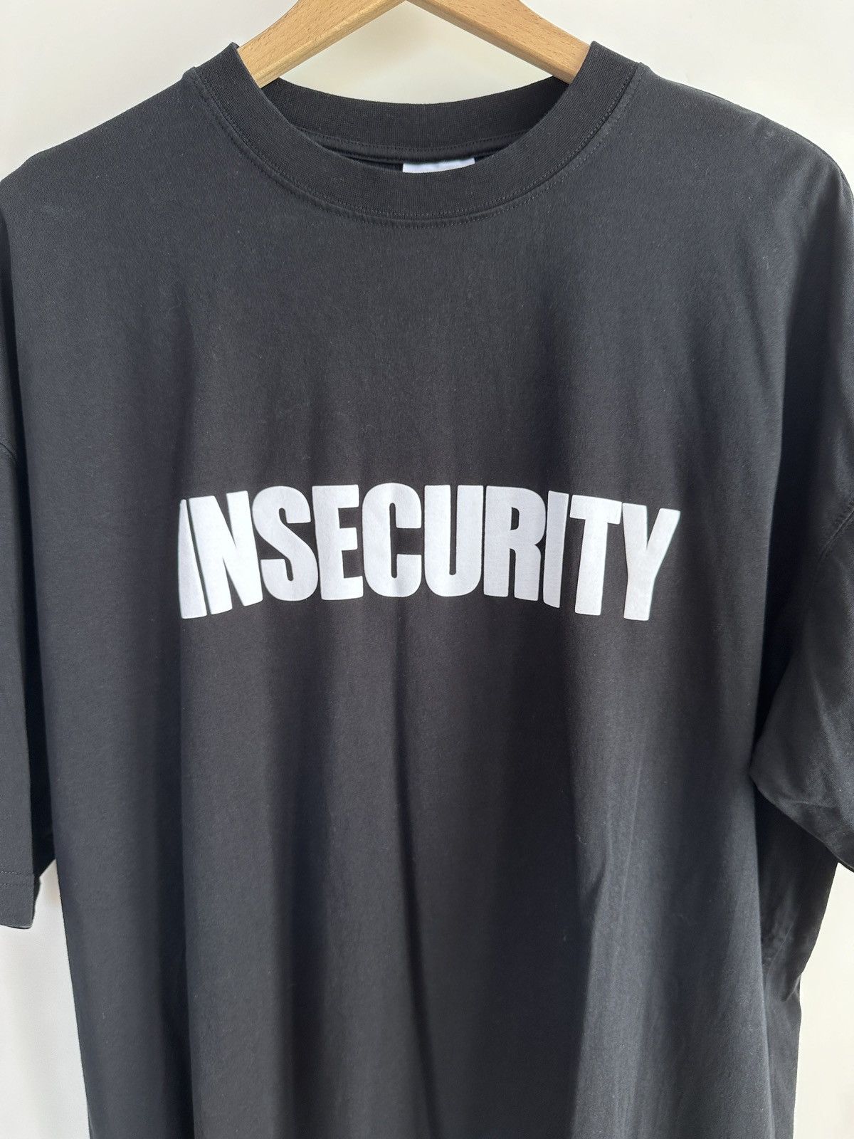 Vetements Vetements Insecurity Tee T-shirt Size US S / EU 44-46 / 1 - 2 Thumbnail